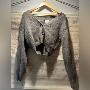 H and M cropped sweater